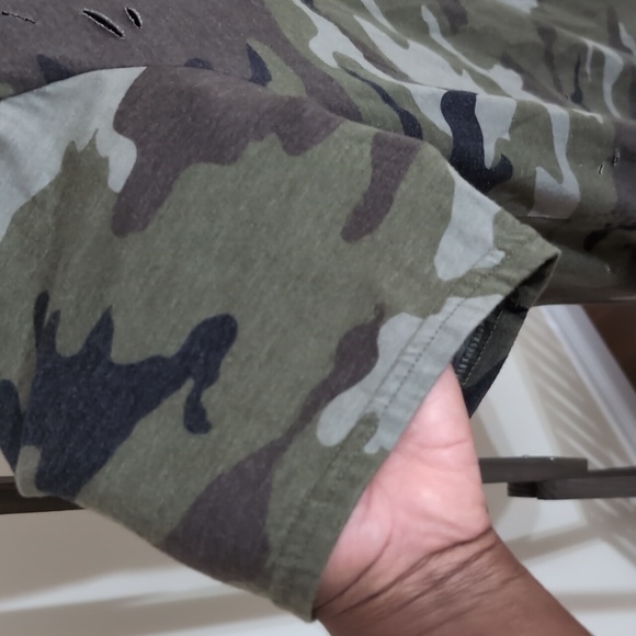Pacsun| Green Camo Print Distressed Short Sleeve Crew Neck T-shirt Long Fit - Picture 5 of 14